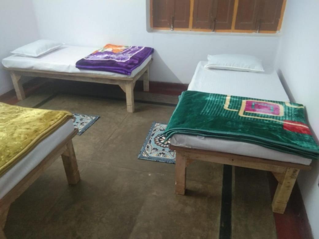 Apartment Shiv Savitri Niwas